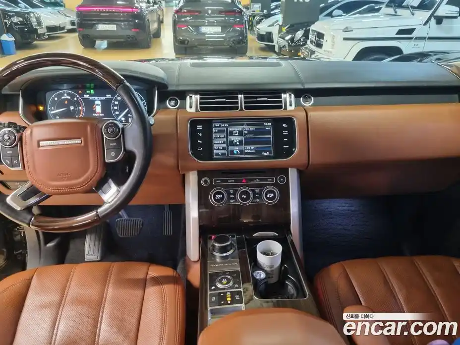 Land Rover Range-Rover 2015 4.4 Автомат в Москве № 166917, фото 13