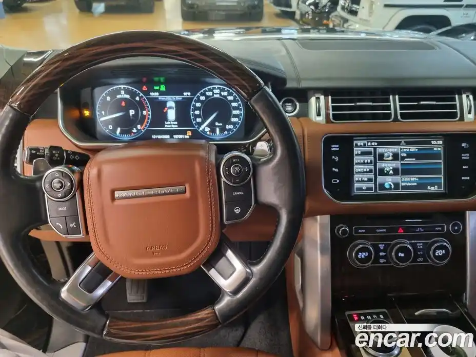 Land Rover Range-Rover 2015 4.4 Автомат в Москве № 166917, фото 3