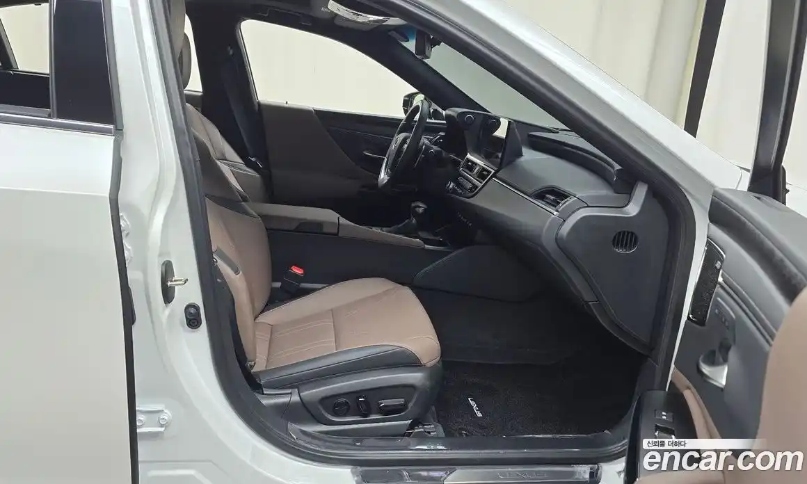 Lexus ES 2026 2.5 Автомат в Москве № 168002, фото 18