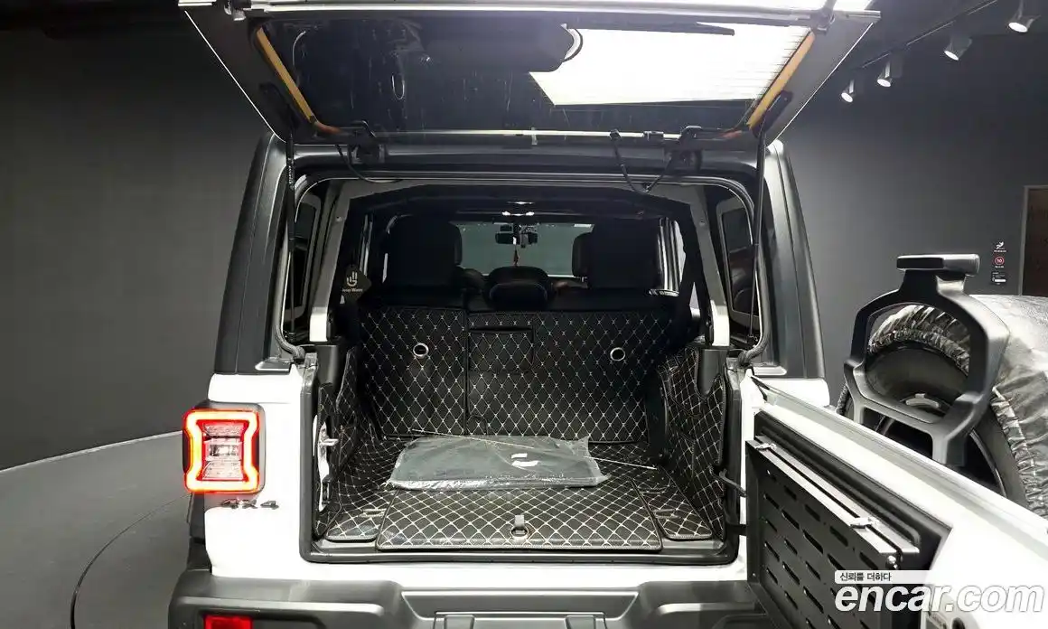 Jeep Wrangler 2023 2.0 Автомат в Москве № 169395, фото 13