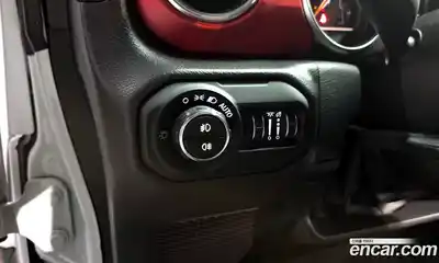 Jeep Wrangler 2023 2.0 Автомат в Москве № 169395, миниатюра 9