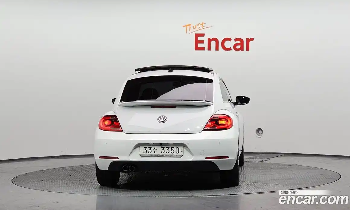 Volkswagen Beatle 2015 2.0 Автомат в Москве № 172337, фото 16