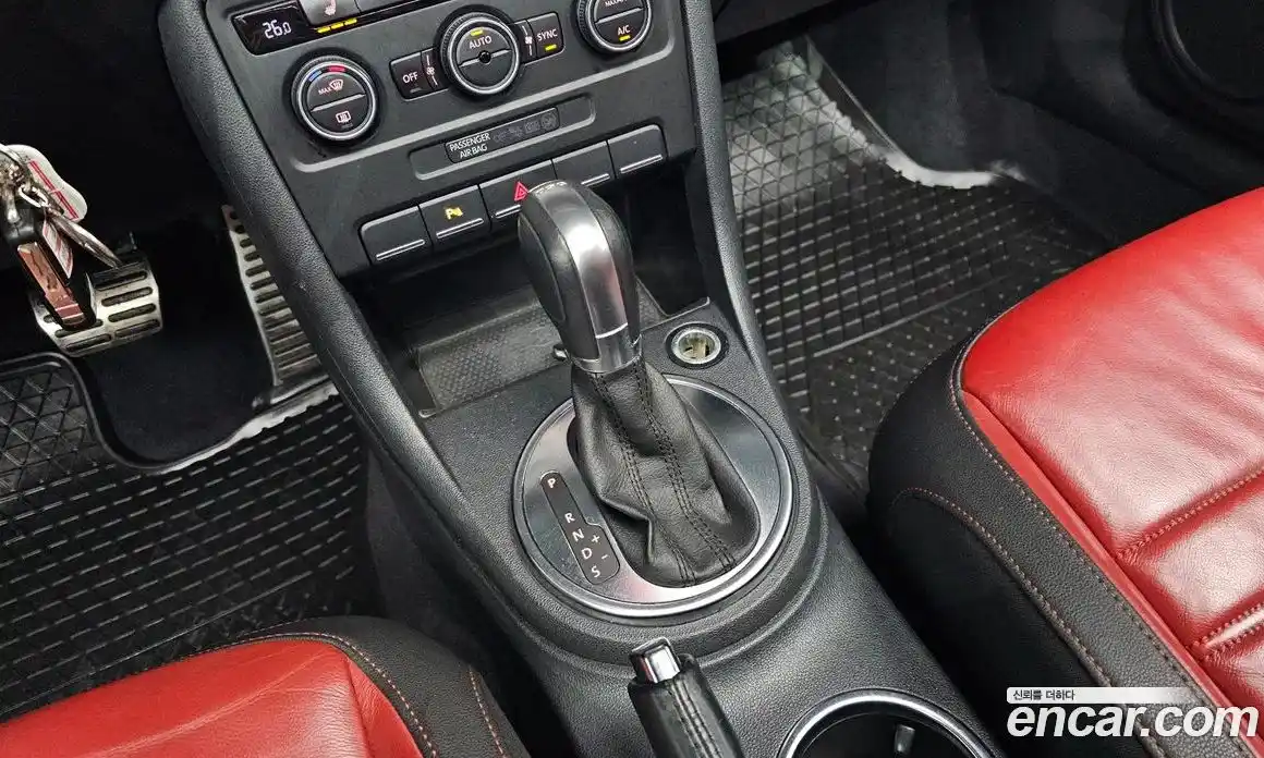 Volkswagen Beatle 2015 2.0 Автомат в Москве № 172337, фото 17