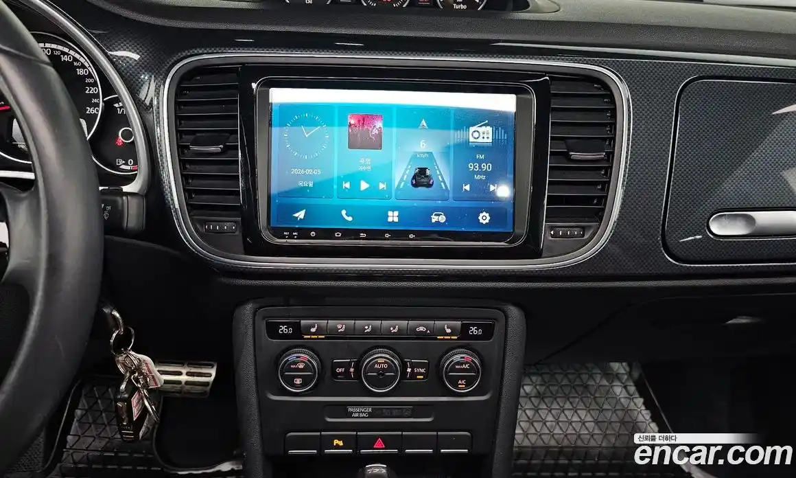 Volkswagen Beatle 2015 2.0 Автомат в Москве № 172337, фото 18