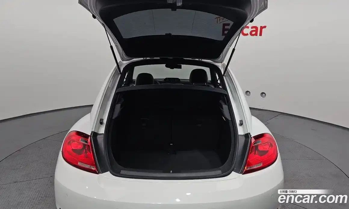 Volkswagen Beatle 2015 2.0 Автомат в Москве № 172337, фото 19