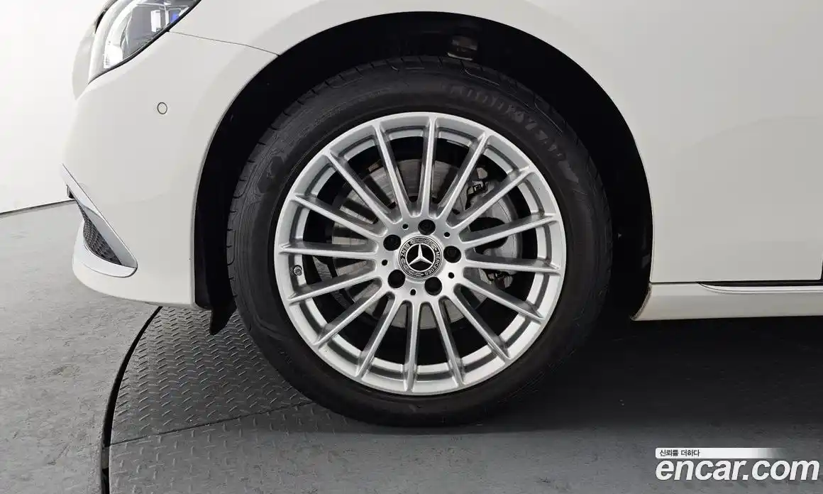 Mercedes-Benz E-Class 2022 1.9 Автомат в Москве № 178870, фото 15