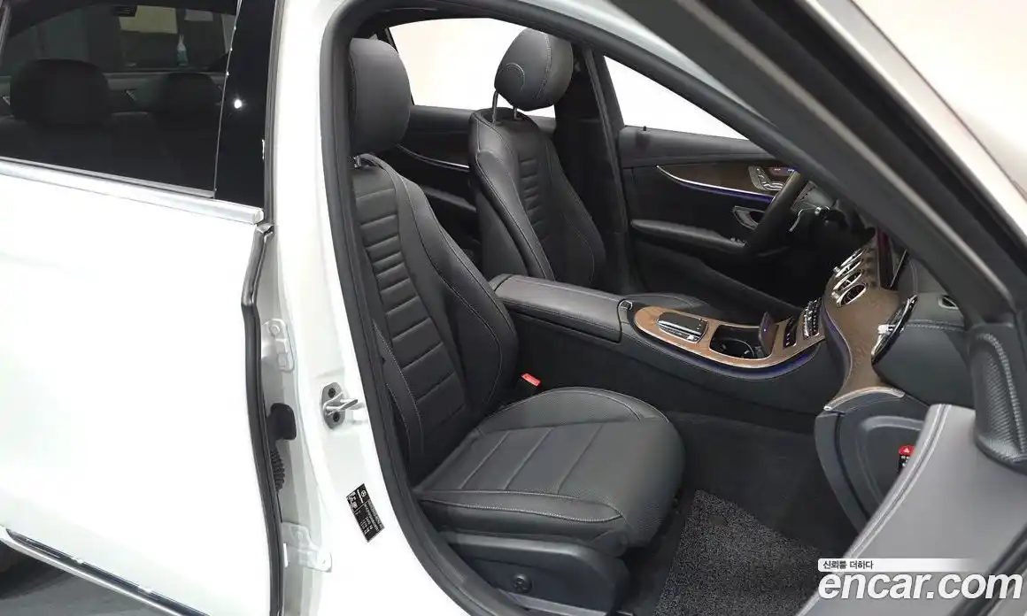 Mercedes-Benz E-Class 2022 1.9 Автомат в Москве № 178870, фото 16