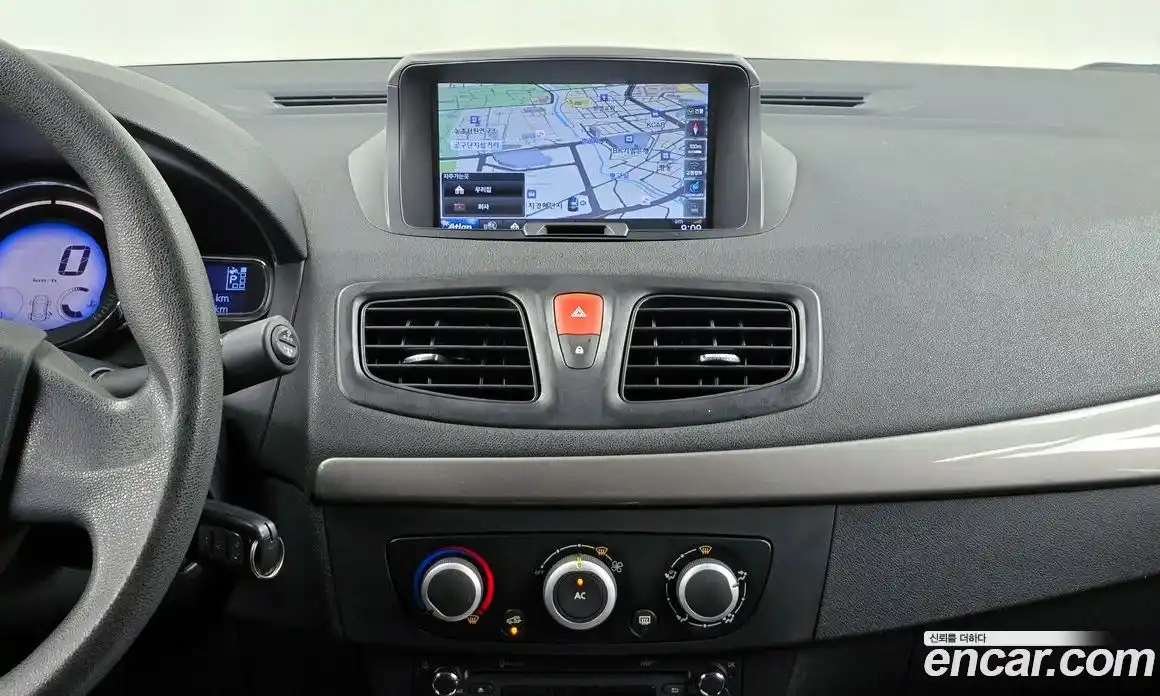 Renault SM3 2015 1.6 Автомат в Москве № 181088, фото 14