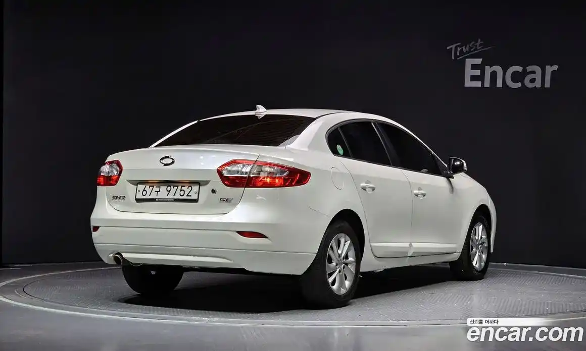 Renault SM3 2015 1.6 Автомат в Москве № 181088, фото 15