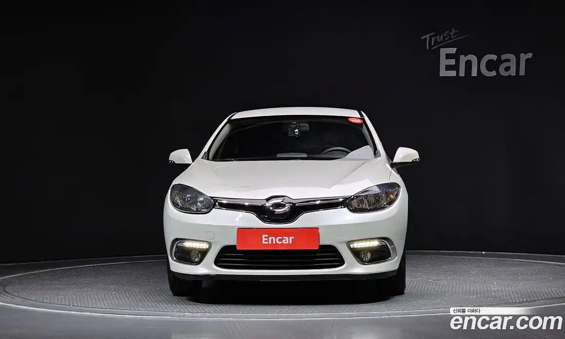 Renault SM3 2015 1.6 Автомат в Москве № 181088, фото 9