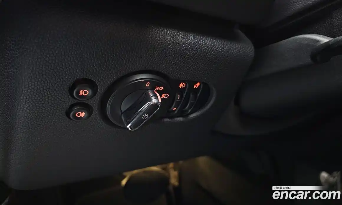 Mini Cooper 2015 1.5 Автомат в Москве № 184332, фото 13