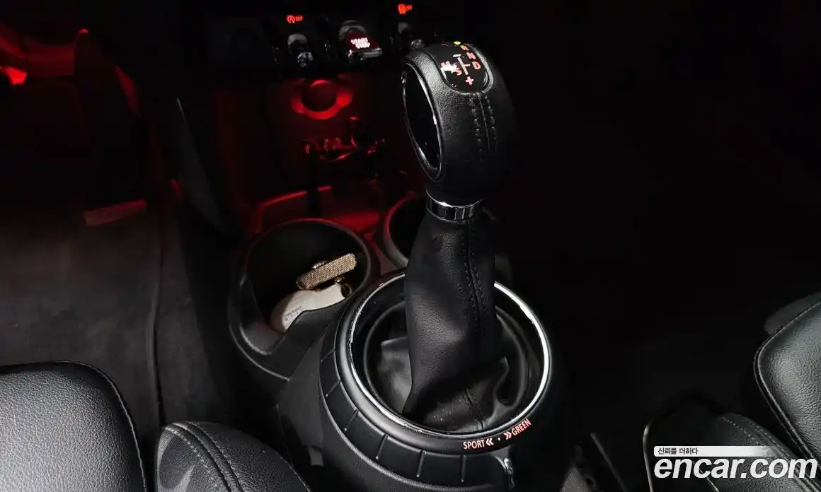 Mini Cooper 2015 1.5 Автомат в Москве № 184332, фото 9