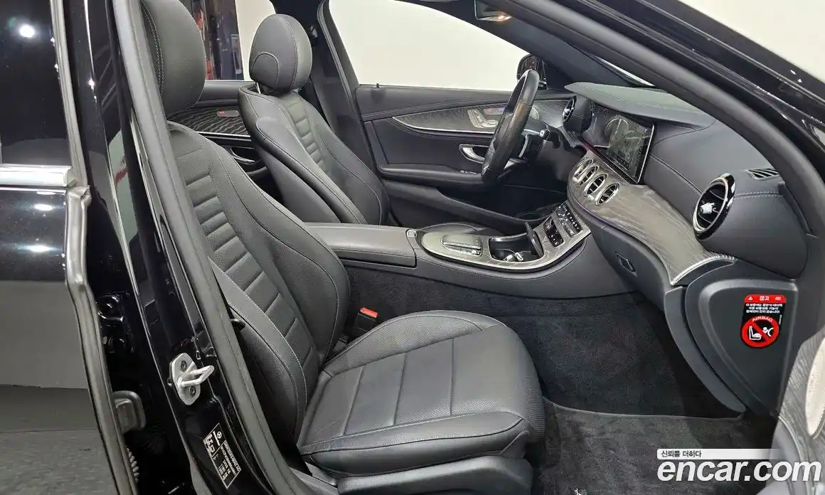 Mercedes-Benz E-Class 2022 2.0 Автомат в Москве № 194264, фото 17