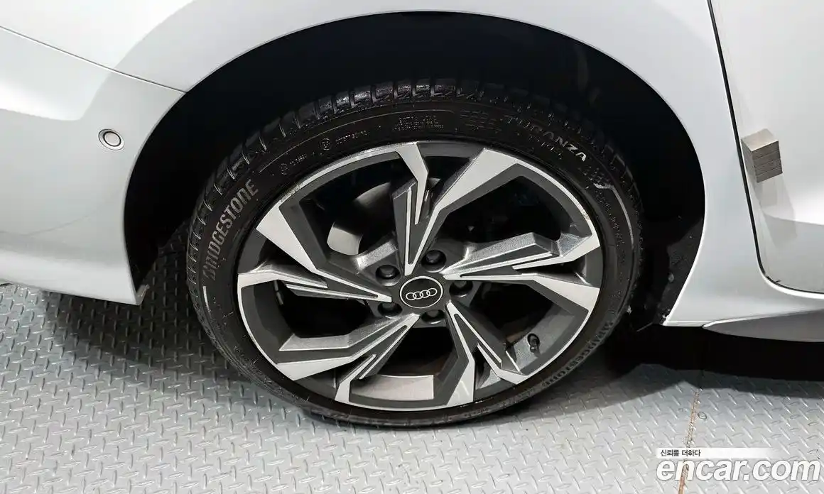 Audi A3 2023 2.0 Автомат в Москве № 196173, фото 18