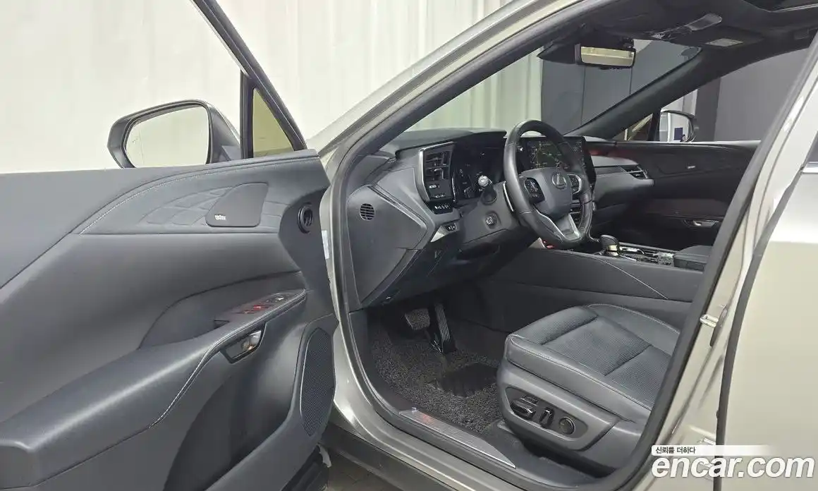 Lexus RX 2025 2.5 Автомат в Москве № 198756, фото 3