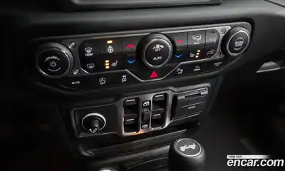 Jeep Wrangler 2021 2.0 Автомат в Москве № 199379, миниатюра 3