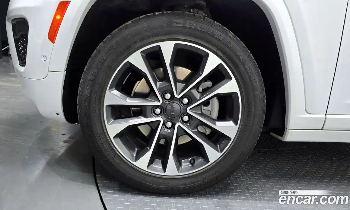 Jeep Cherokee 2021 3.6 Автомат в Москве № 199474, фото 13