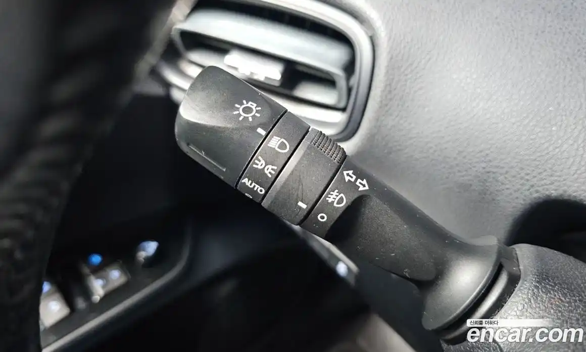 Toyota Prius 2016 1.8 Автомат в Москве № 199708, фото 4