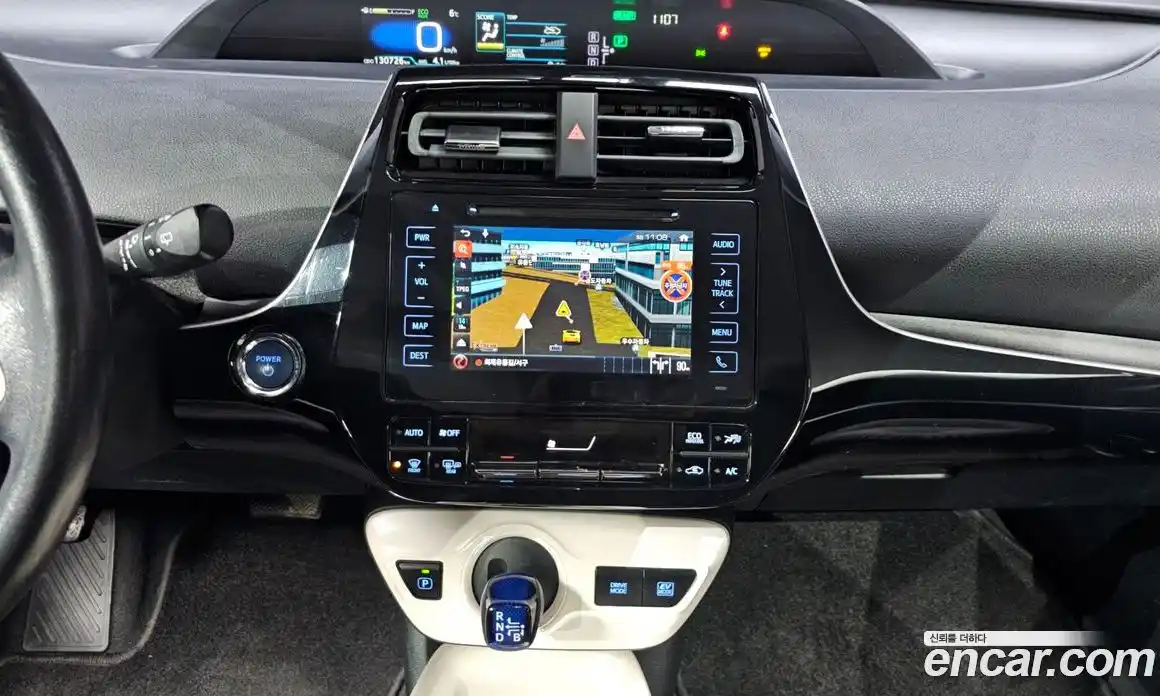 Toyota Prius 2016 1.8 Автомат в Москве № 199708, фото 5