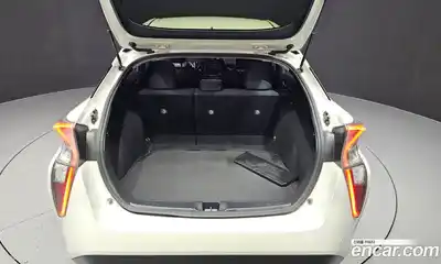 Toyota Prius 2016 1.8 Автомат в Москве № 199708, миниатюра 9