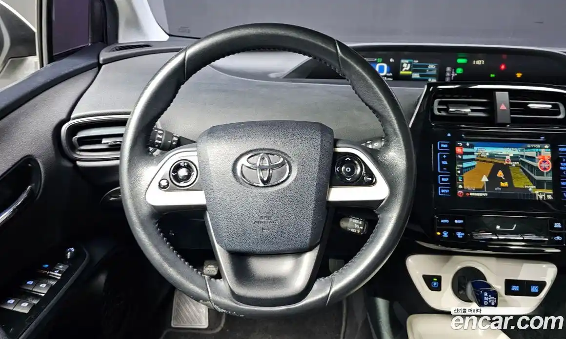 Toyota Prius 2016 1.8 Автомат в Москве № 199708, фото 10