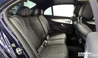 Mercedes-Benz E-Class 2021 2.0 Автомат в Москве № 205739, миниатюра 11