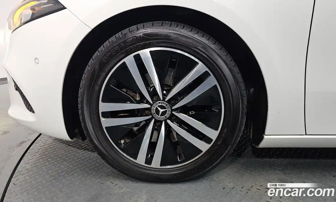 Mercedes-Benz A-Class 2022 2.0 Автомат в Москве № 206300, фото 12