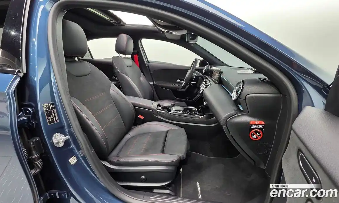 Mercedes-Benz A-Class 2023 2.0 Автомат в Москве № 206521, фото 12