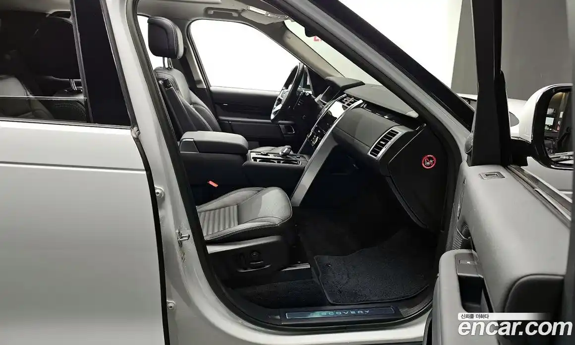 Land Rover Discovery 2023 2.0 Автомат в Москве № 213417, фото 15