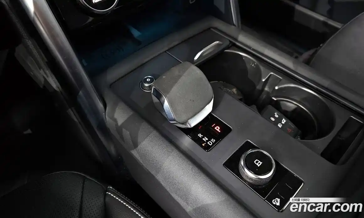 Land Rover Discovery 2023 2.0 Автомат в Москве № 213417, фото 3