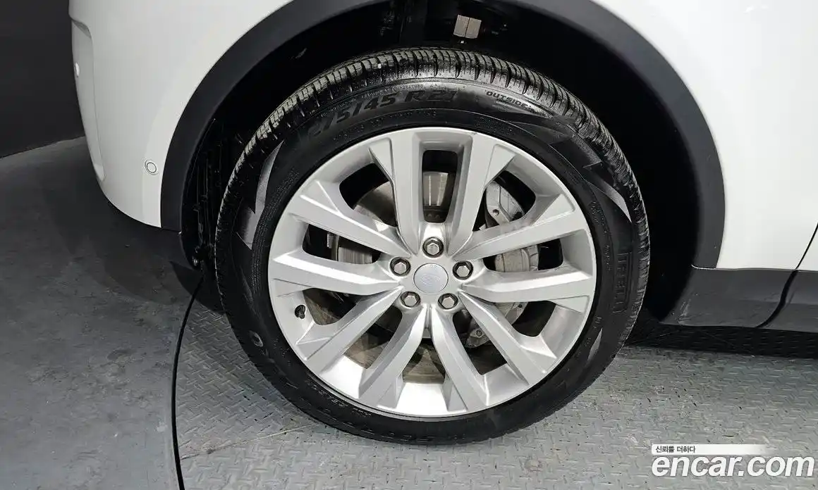 Land Rover Discovery 2023 2.0 Автомат в Москве № 213417, фото 7