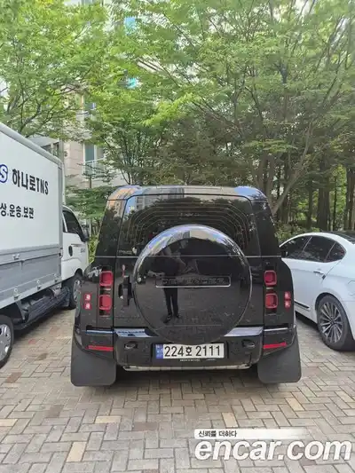 Land Rover Defender, 2024