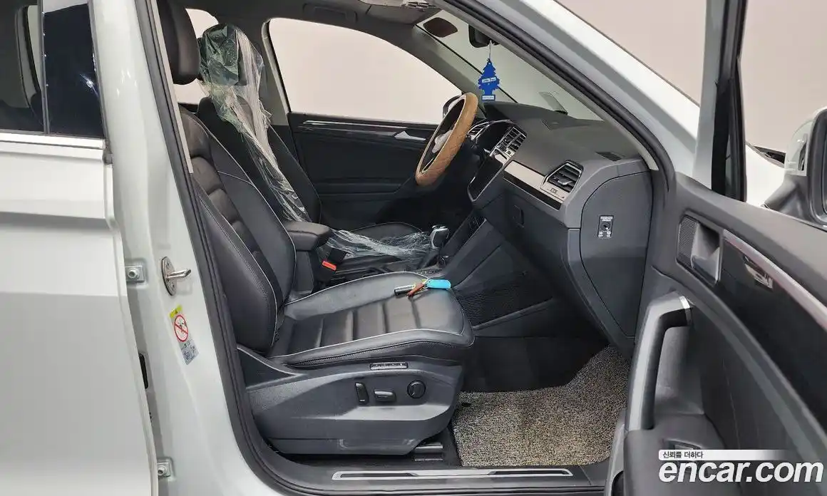 Volkswagen Tiguan 2022 2.0 Автомат в Москве № 215096, фото 11