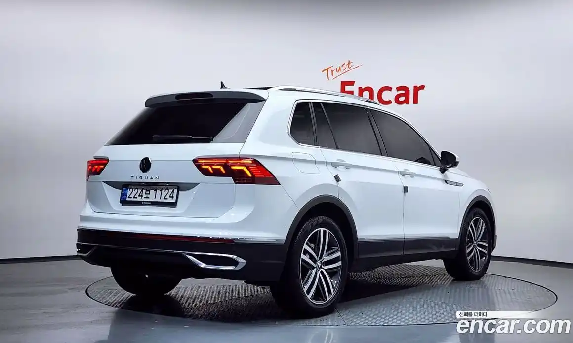 Volkswagen Tiguan 2022 2.0 Автомат в Москве № 215096, фото 10