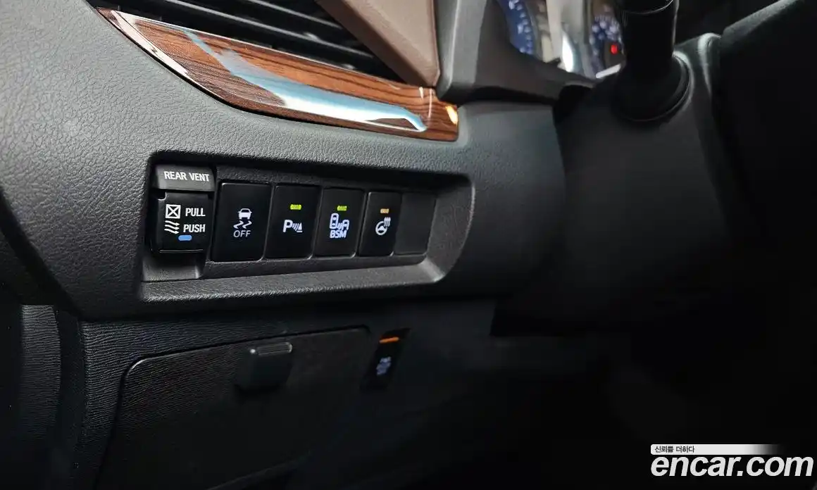 Toyota Sienna 2017 3.5 Автомат в Москве № 215532, фото 11