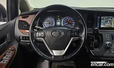 Toyota Sienna 2017 3.5 Автомат в Москве № 215532, миниатюра 12