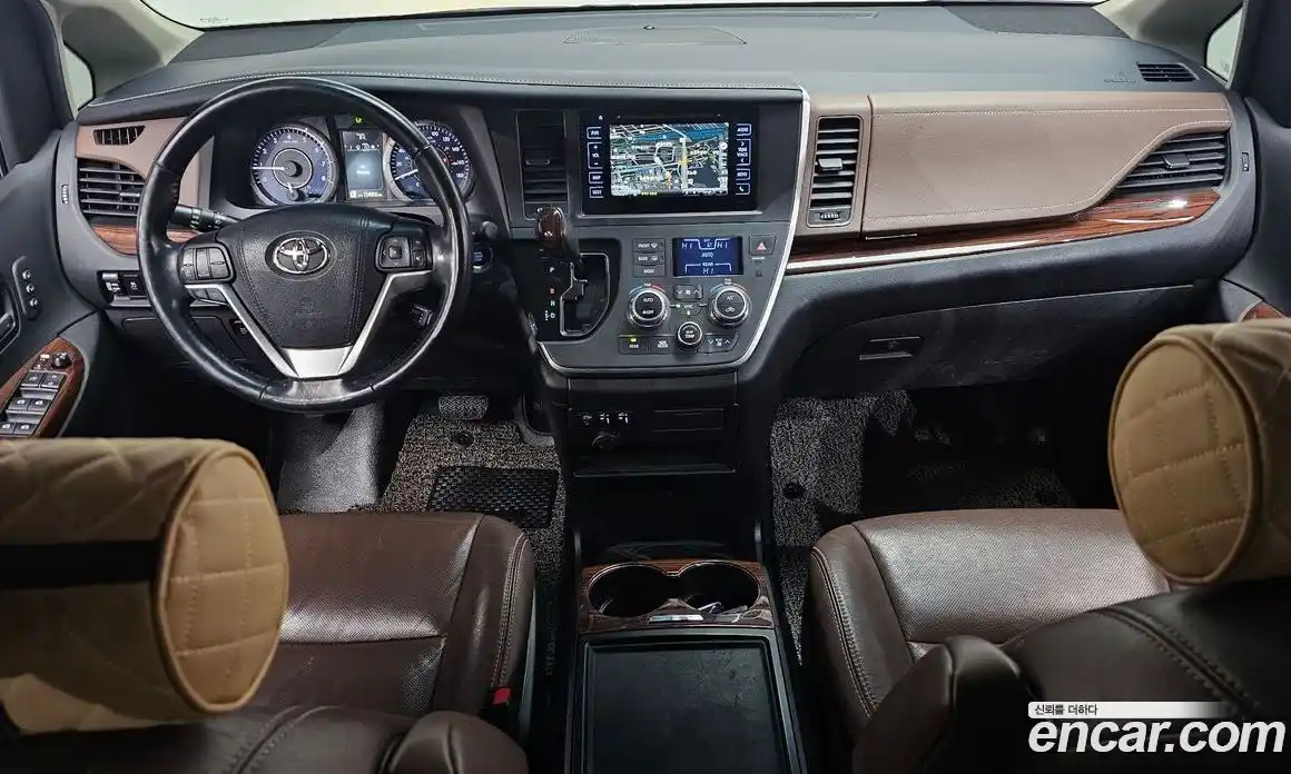 Toyota Sienna 2017 3.5 Автомат в Москве № 215532, фото 16