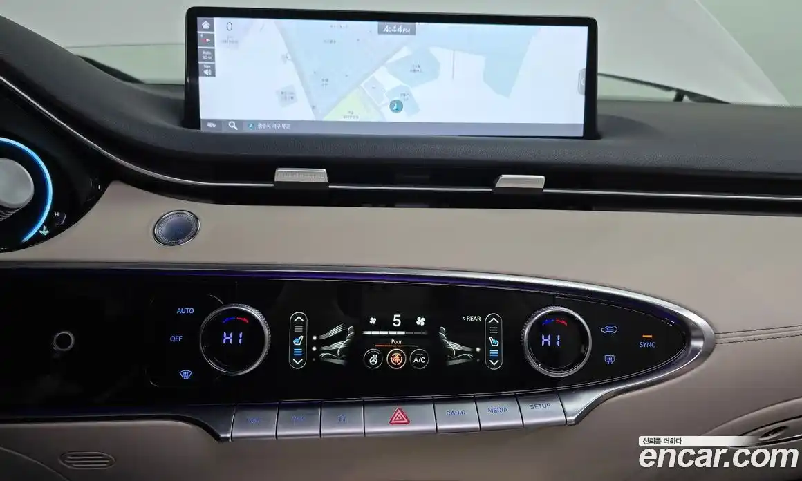 Genesis GV70 2022 2.5 Автомат в Москве № 217597, фото 17