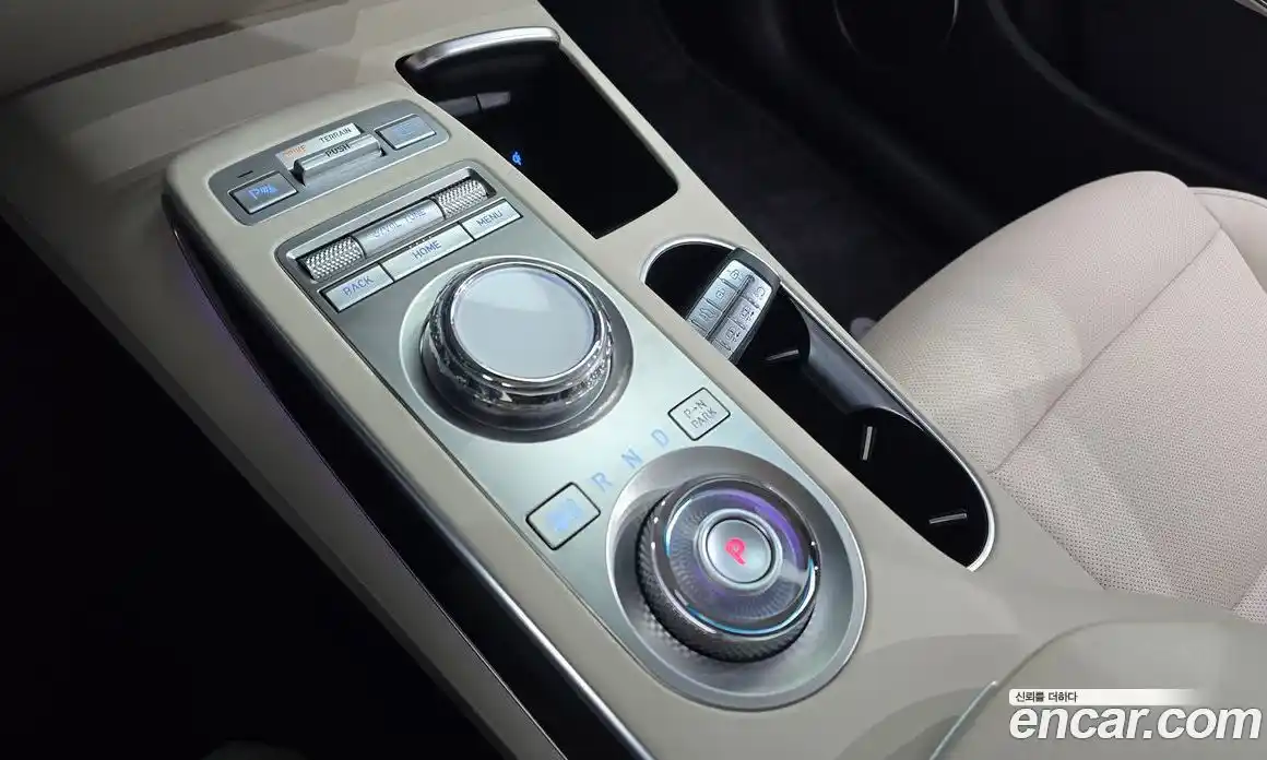 Genesis GV70 2022 2.5 Автомат в Москве № 217597, фото 9