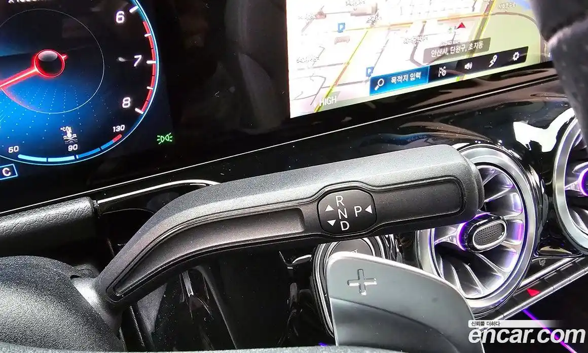 Mercedes-Benz GLA-Class 2023 2.0 Автомат в Москве № 219088, фото 16