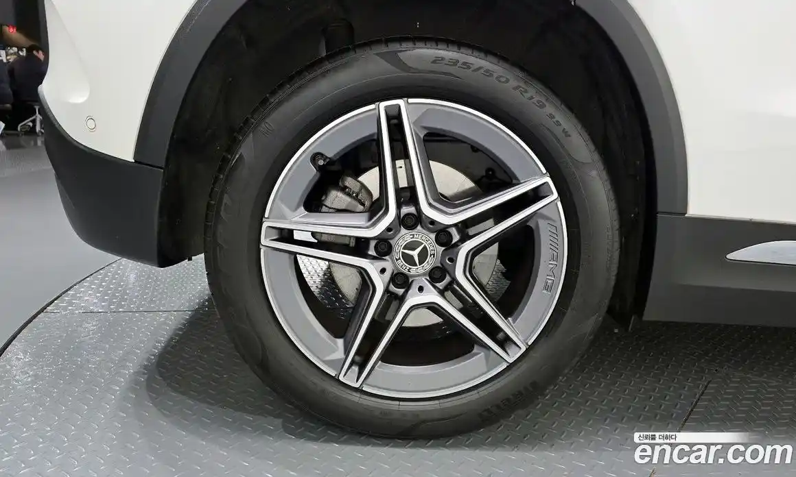 Mercedes-Benz GLA-Class 2023 2.0 Автомат в Москве № 229427, фото 12