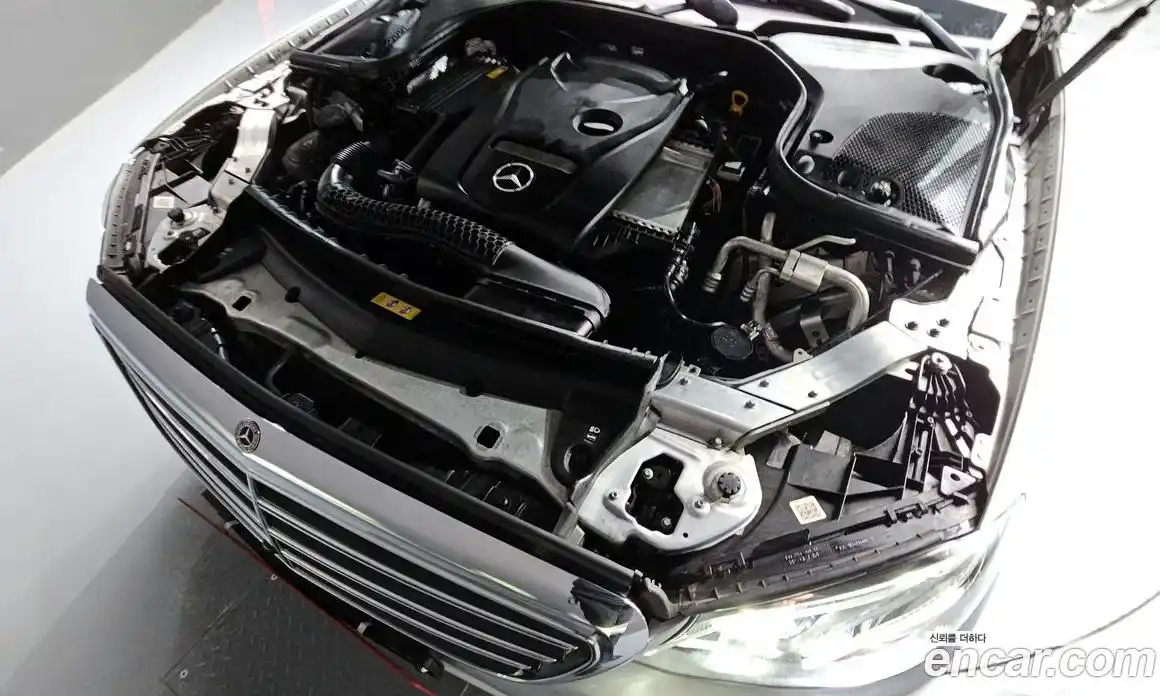 Mercedes-Benz E-Class 2018 2.0 Автомат в Москве № 229600, фото 17