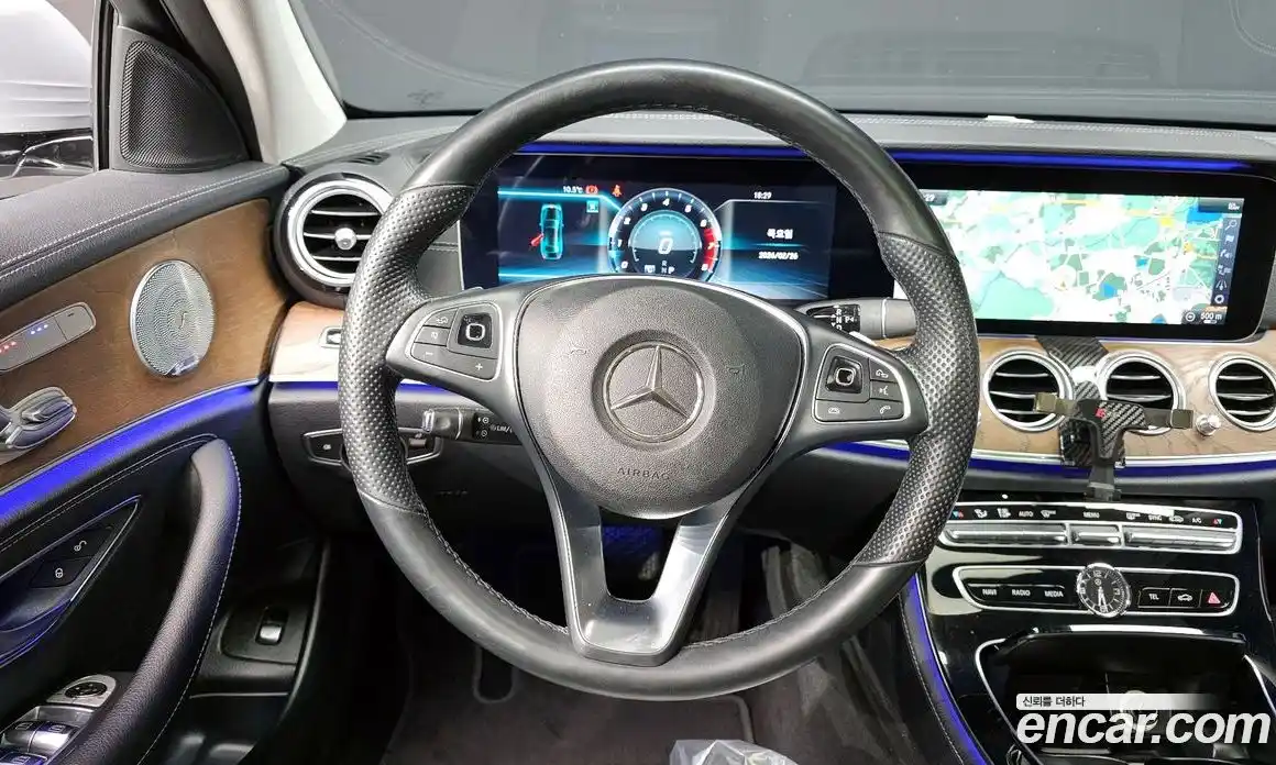 Mercedes-Benz E-Class 2018 2.0 Автомат в Москве № 229600, фото 19