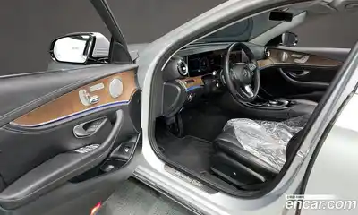 Mercedes-Benz E-Class 2018 2.0 Автомат в Москве № 229600, миниатюра 2