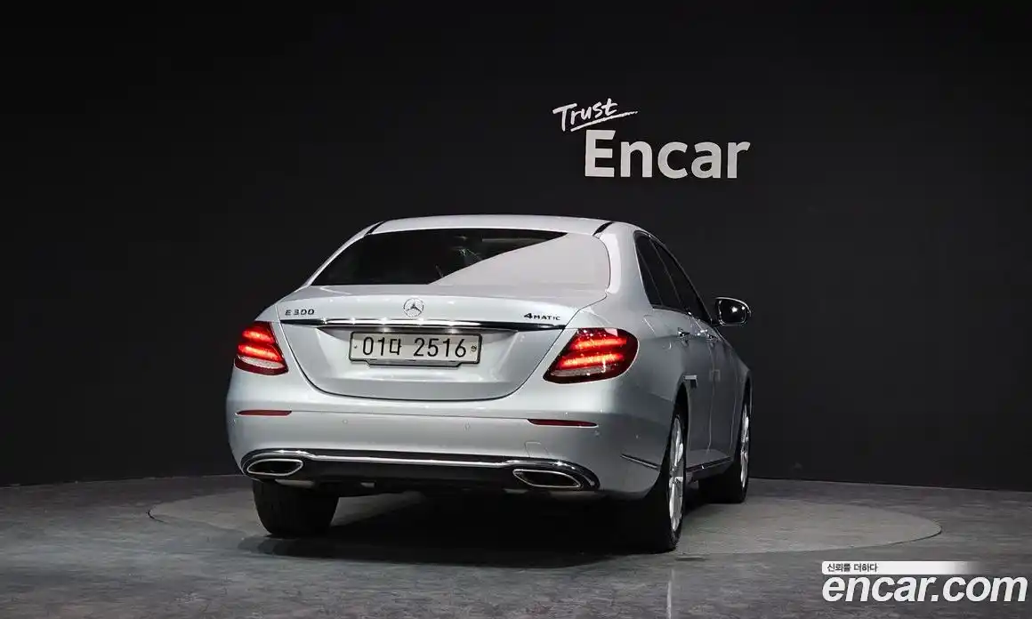Mercedes-Benz E-Class 2018 2.0 Автомат в Москве № 229600, фото 3