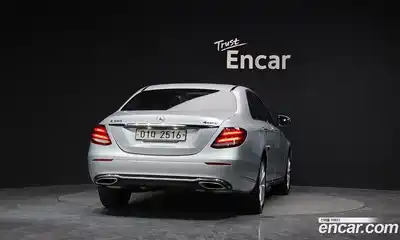 Mercedes-Benz E-Class 2018 2.0 Автомат в Москве № 229600, миниатюра 3