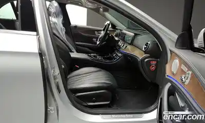 Mercedes-Benz E-Class 2018 2.0 Автомат в Москве № 229600, миниатюра 4