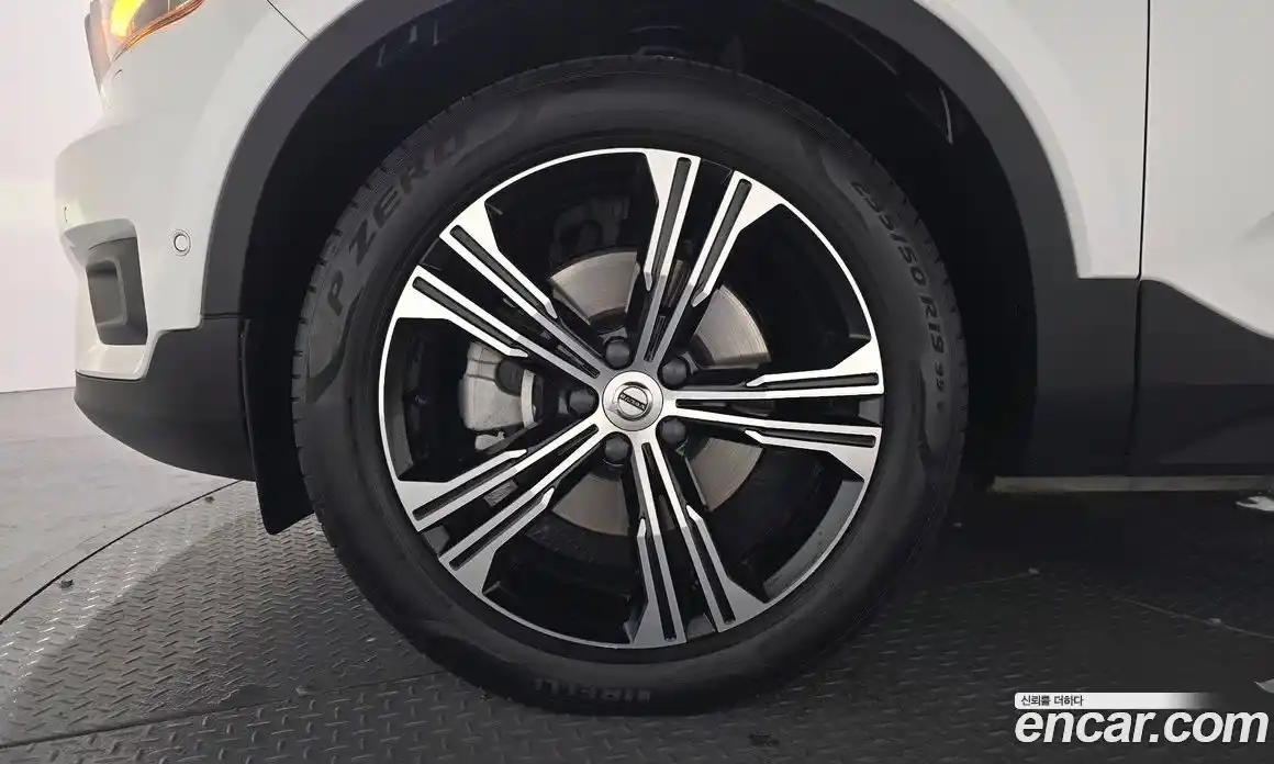 Volvo XC40 2021 2.0 Автомат в Москве № 230418, фото 17