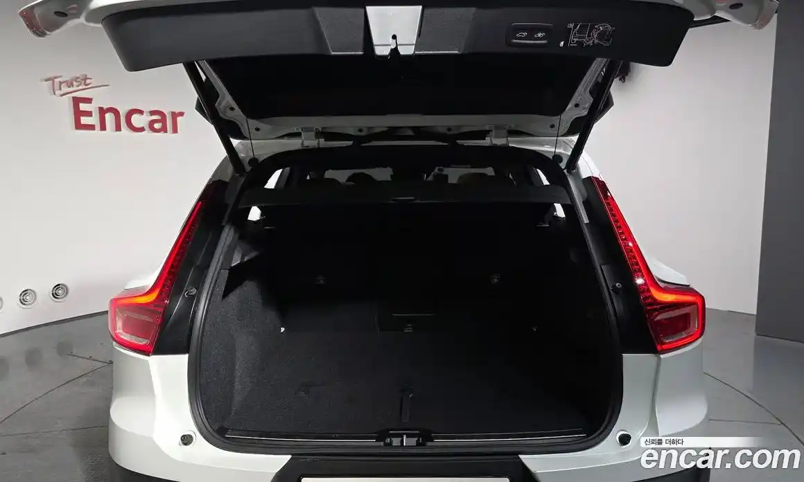 Volvo XC40 2021 2.0 Автомат в Москве № 230418, фото 20