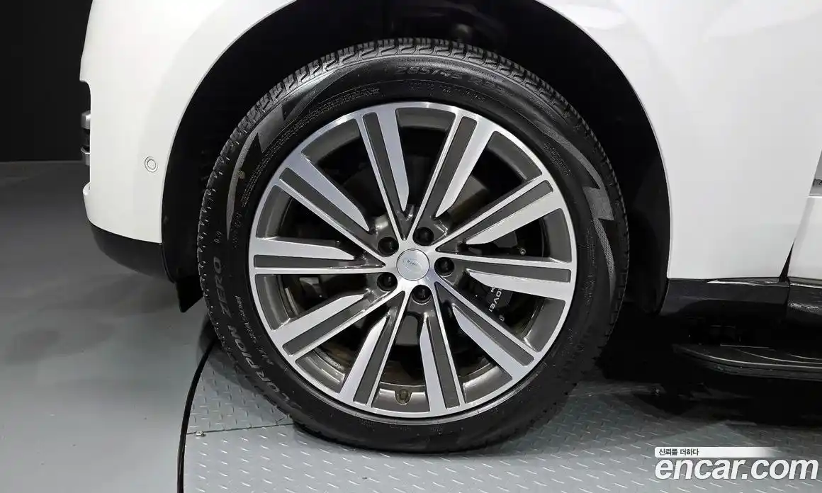 Land Rover Range-Rover 2024 4.4 Автомат в Москве № 231101, фото 15